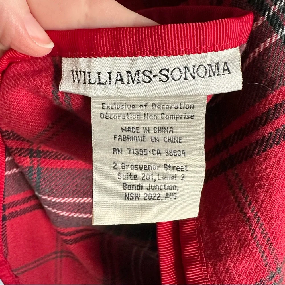 PREOWNED CHRISTMAS WILLIAMS SONOMA TARTAN RED PLAID ROUND TABLE CLOTH 70” - Picture 2 of 7